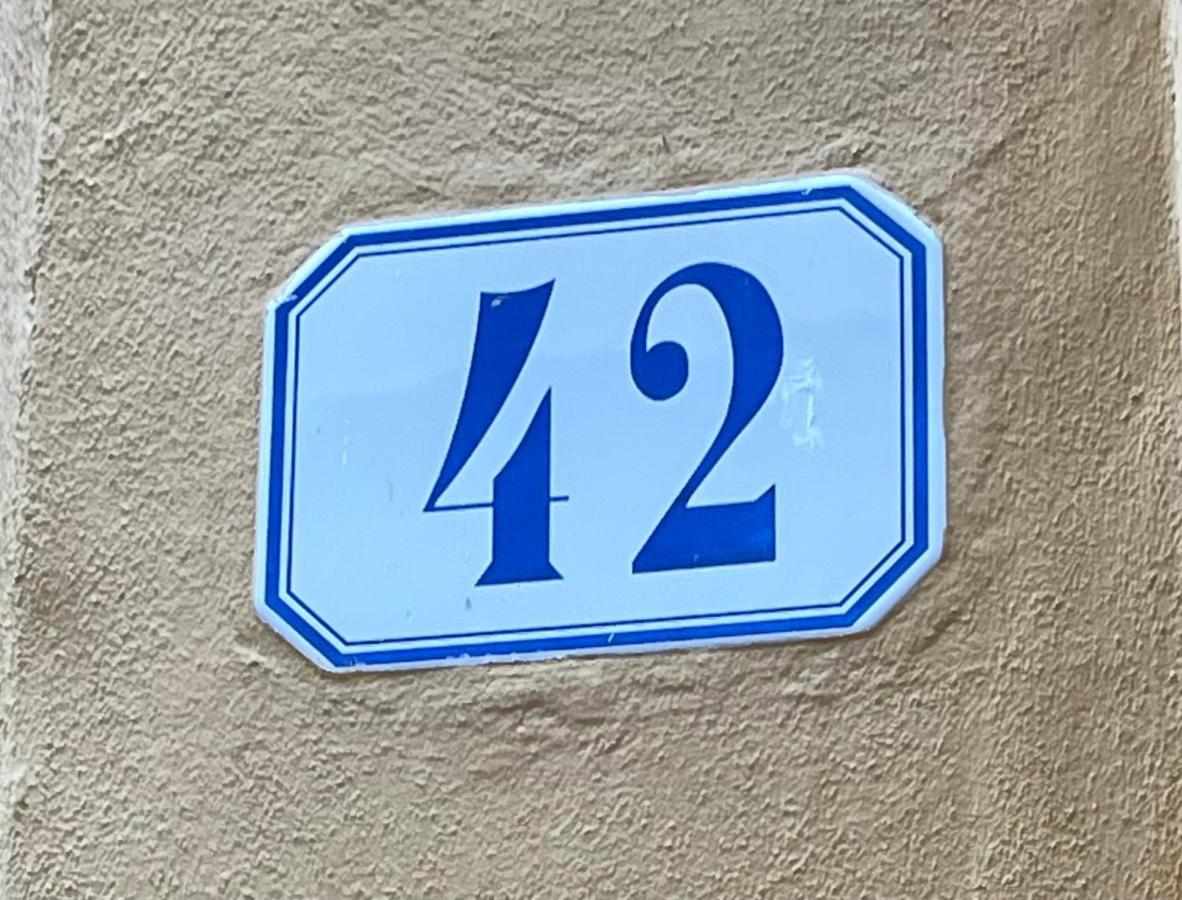 Maison Vert Appartamento In Centro Storico A Modena Buitenkant foto
