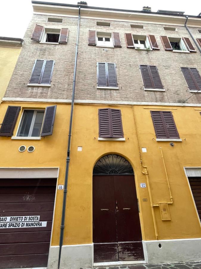 Maison Vert Appartamento In Centro Storico A Modena Buitenkant foto
